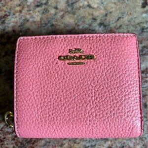 Snap Wallet in Pink Leather